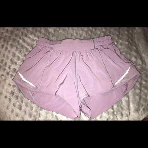 Lululemon Size 4 Hotty Hot Shorts Faint Lavender